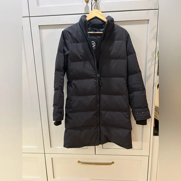 Canada Goose Navy Puffer Coat - Picture 1 of 4